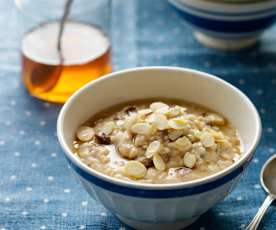 Apfel-Zimt-Porridge mit Sultaninen