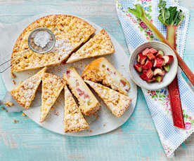 Rhabarber-Käse-Kuchen mit Streuseln