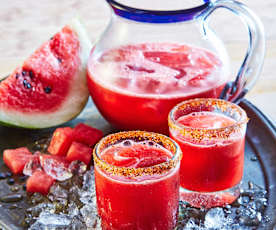 Agua de sandía con chile piquín