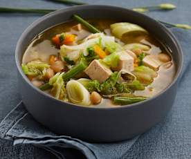 Kohlsuppe mit Tofu
