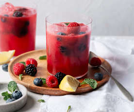 Mojito analcolico ai frutti di bosco