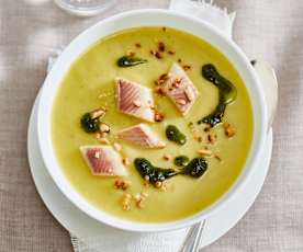 Knollenselleriesuppe mit Räucherforelle