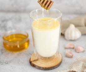 Mleko z miodem i czosnkiem