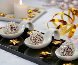 Tartufi al cioccolato fondente e panettone