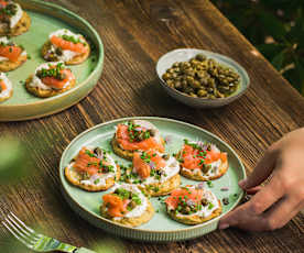 Miniplacki ziemniaczane z serkiem i łososiem (TM5)