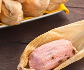 Tamales dulces de pasas