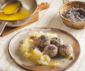 Mohn-Topfen-Knödel mit Apfelmus (glutenfrei)