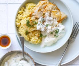 Poulet grillé, boulgour et sauce yaourt aux champignons