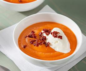 Salmorejo con helado de mascarpone e Idiazábal y crujiente de ibérico