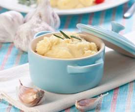 Purée z ziemniaków i pieczonego czosnku