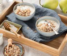 Warme Hafercreme mit gedämpften Birnen