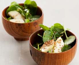 Sałatka z rukwią wodną i gruszkami