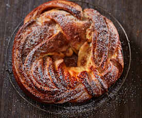 Marzipan-Zimt-Striezel