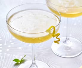 Lemon and ginger Prosecco cocktail