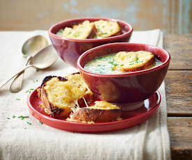 Soupe à l'oignon gratinée