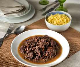 Estofado de carrilleras de cerdo ibérico con pasas