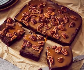 Salzkaramell-Brownies mit Pecannüssen