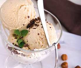 Zmrzlina z lískových oříšků