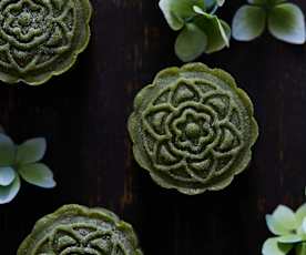 Kue Bulan Custard Matcha