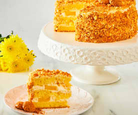 Torta all'ananas, limoncello e amaretti