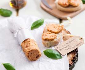 Smør med soltørrede tomater, basilikum og parmesan