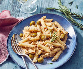 Cremige Feta-Pasta mit Nüssen