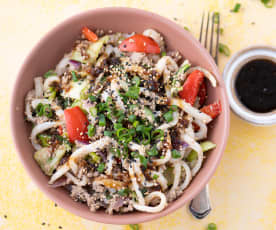 Yaki udon com carne picada ao estilo japonês