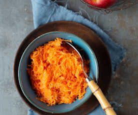 Surówka z tartej marchewki z jabłkiem (TM6, TM7)