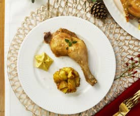 Cosce di pollo al sale, patate sabbiate e salsa alla senape