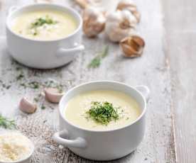 Zupa krem czosnkowo-serowa