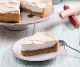 Tarta z rabarbarem i bezą