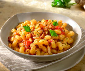 Cavatappi con pomodorini, uvetta e zenzero
