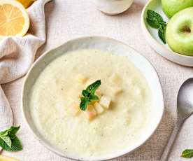 Crema fría de melón y manzana al aroma de limón y menta