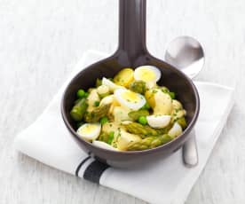 Uova di quaglia, piselli e asparagi con maionese