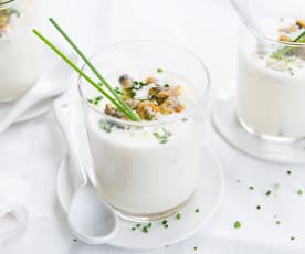 Crema fría de espárragos blancos con berberechos