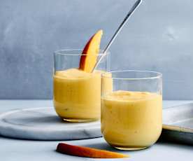 Mango and ginger smoothie