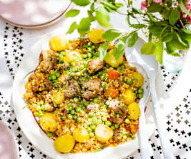 Mijoté d'agneau, pommes de terre, petits pois, carottes et fregola sarda