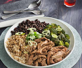 Solomillo de cerdo con arroz, judías y brócoli