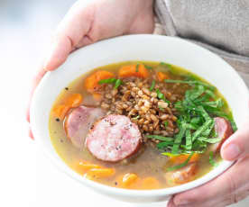 Soupe de petit épeautre aux légumes et saucisse de morteau 