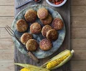 Valnøddefrikadeller med salsa og majs