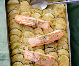 Filetti di salmone con patate e zucchine (TM6)