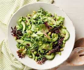 Insalata verde con mele, lime e vinaigrette