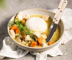 Lekkostrawna potrawka z kurczaka, cukinii i marchewki z ryżem