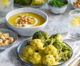 Zupa krem i pulpety z indyka w sosie