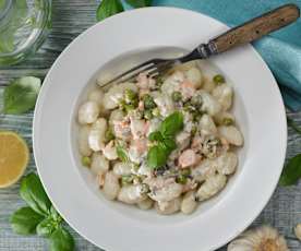 Gnocchi s lososem a hráškem