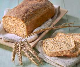 Pane in cassetta ai cereali - Spignattando