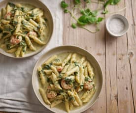 Penne com camarão e molho de acelga