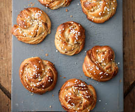 Kanelbullar - Swedish Cinnamon Buns