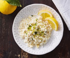 Risoto de camarão com limão siciliano