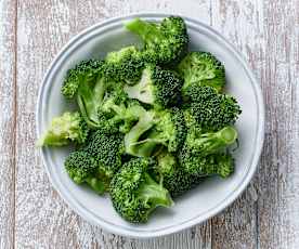 Cozer 400-800 g de brócolos